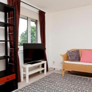 Warm East London Apartment - Sleeps 4