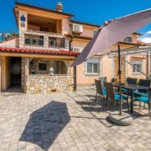 Amazing apartment in Hlapa w/ WiFi and 2 Bedrooms