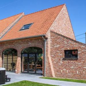 Beautiful home in Diksmuide w/ Jacuzzi WiFi and 3 Bedrooms