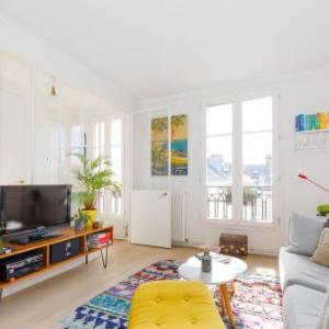 Splendid bright apt near Montmartre