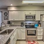 1st-Floor Condo on Golf Course 10 Miles to Beach! Longs