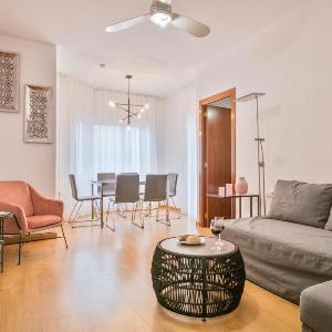 Apartment PAVIA · Fully equipped apartment at Fira