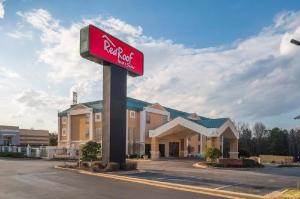 Red Roof Inn & Suites Newnan, Newnan