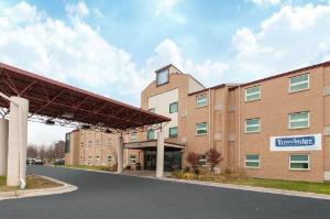 Travelodge by Wyndham Romulus Detroit Airport, Romulus