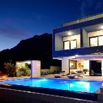 Villa Nina Makarska with heated infinity pool of 33 m2 and stunning sea views Makarska