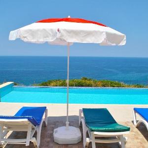 Blue Ocean villa 3 bedroom villa with private pool Wifi Internet world Tv