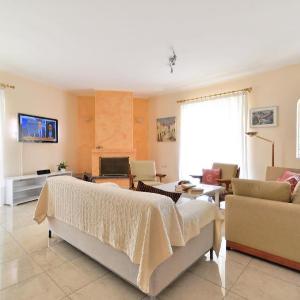 Family apartment at Glyfada close to the beach