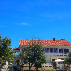 Beautiful Apartment With Balcony Island Rab