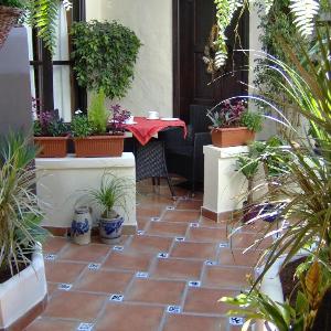 Mediterranean apartment with small patio-terrace