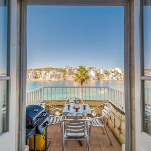 Blue Harbour 1 Seafront Holiday 2-bedroom Apartment with terrace St Pauls Bay