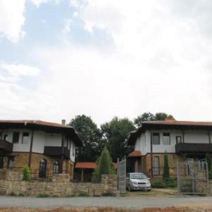 STONE HOUSES Каменните къщи