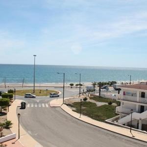 Entire house - 2 bedroom apartment 50 meters from the seashore