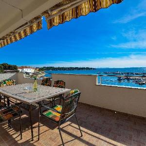 Big terrace with great sea view