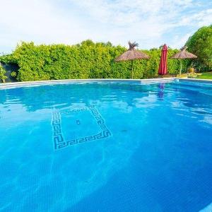 Entire house - 15min from Santa Luzia and Barril Beach away Wifi and Private Pool