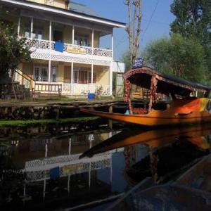 Hotel Chachoo Palace