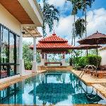 Outstanding 3 BD villa with private pool in Laguna