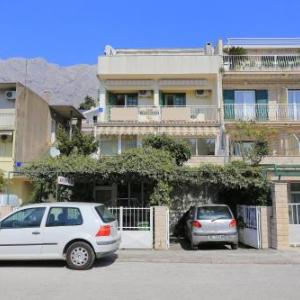 Apartments by the sea Makarska - 13222