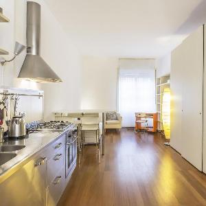 Chic 1 BR in central Via Savona