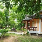 Phangan Beach Deluxe Cottage with Spa Bath