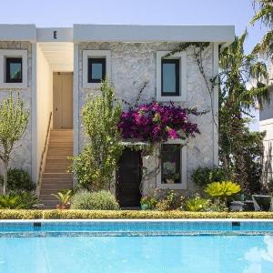 Two BR Central Duplex with Pool in Bodrum