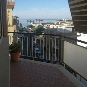 Cosy apartment in the city centre with sea view