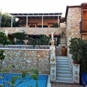 House and studio annexed - Ideal large families- Small villageclose beaches