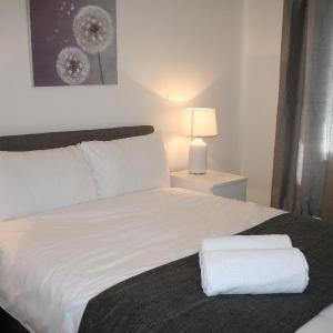 Oceana Accommodation - Sycamore court Southampton apartment Walking distance to hospitals parking sleeps 6