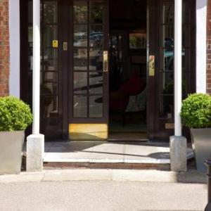 Hotels near Blenheim Palace - The Feathers