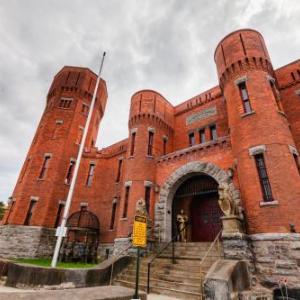 Hotels near Cobleskill Fairgrounds - Amsterdam Castle