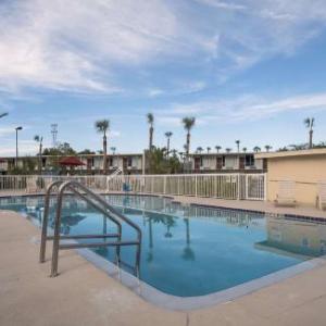 Hotels near Destination Daytona - Red Roof Inn Ormond Beach