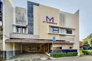 RedDoorz Syariah Plus near Cirebon Super Block Mall 2, Cirebon
