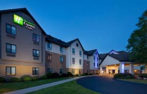 Holiday Inn Express & Suites Bradley Airport, an IHG Hotel, Windsor Locks