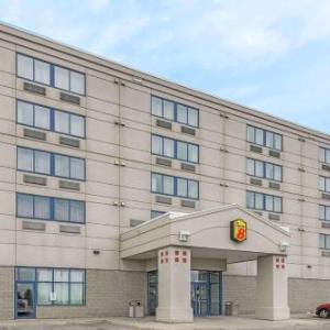 Super 8 by Wyndham Mississauga