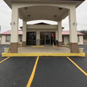 Buffalo Hotels Deals At The 1 Hotel In Tx Americas Best Value Inn Buffalo Hotel