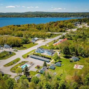 Seascape Motel & Cottages