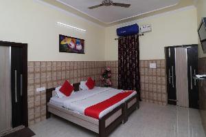 OYO 30467 Sheela Resort, Jammu