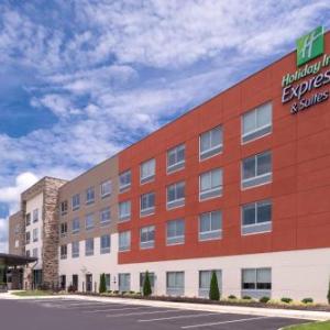 Holiday Inn Express & Suites Farmville