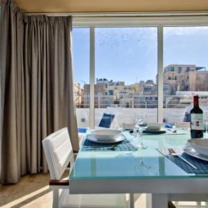 Valletta Luxury 4-Bedroom Duplex with Stunning Sea Views Private Terrace and Jacuzzi