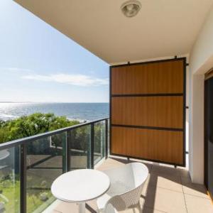 Aquamarina Prima Holiday Studios by the BEACH by Noclegi Renters