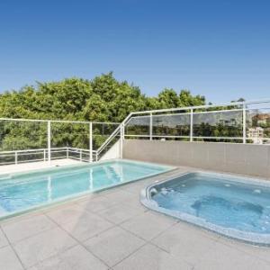 Cosy studio apartment seconds from Manly Beach