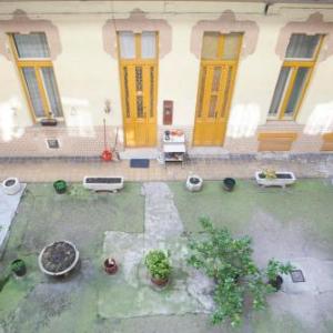 Roxana apartments