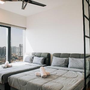 The Pine 3 BR Seaview @Tropicana 218 Macalister
