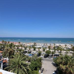 Apartment 30 meters from the sea with 6 beds with full sea view