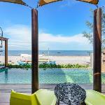 The remarkable beachfront poolvilla 2