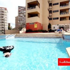 3 Bed Family Getaway l Pool l Balcony l Sleeps 5 l Walk Everywhere l Air-con & Parking l FREE Welcome Pack l Algar