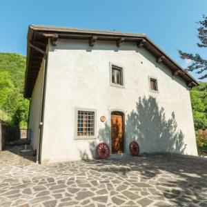 Charming Farmhouse in Cutigliano with Swimming Pool