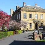 Hotels near Octagon Theatre - Manor Hotel