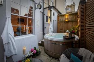 Harington's Hotel, Bath
