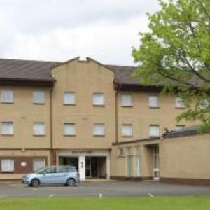 Hotels near Grangemouth Town Hall - Cairn Hotel