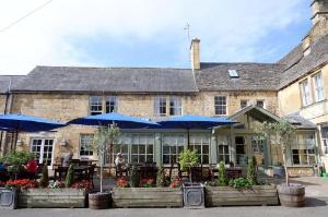 Noel Arms -